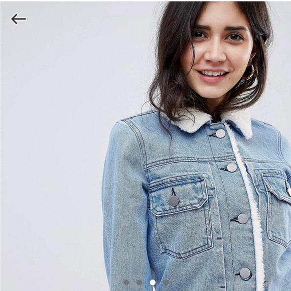 ASOS denim jacket with white fleece collar detail  
US 2 / UK 6 - Picture 3 of 4